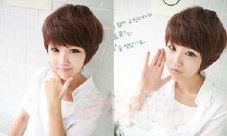 女生短发纹理烫发型